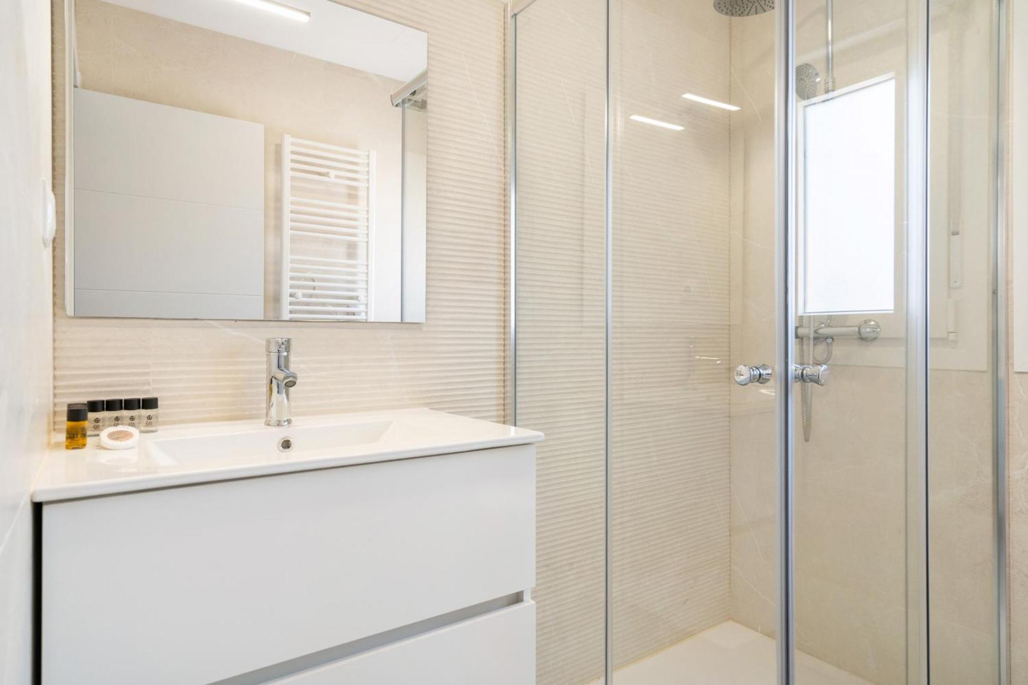 Apartamentos En La Avda De La Albufera Alquiler Temporal Madrid Bagian luar foto
